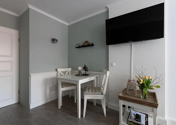 Gelegene Mit Balkon Direkt Im Zentrum Von Spo Lejlighed Böhl